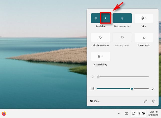 Klicken Sie auf die rechte Hälfte der Wi-Fi-Schaltfläche im Schnelleinstellungsmenü von Windows 11.