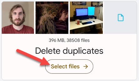 Atingeți „Selectați fișierele” de pe cardul „Ștergeți duplicatele”.
