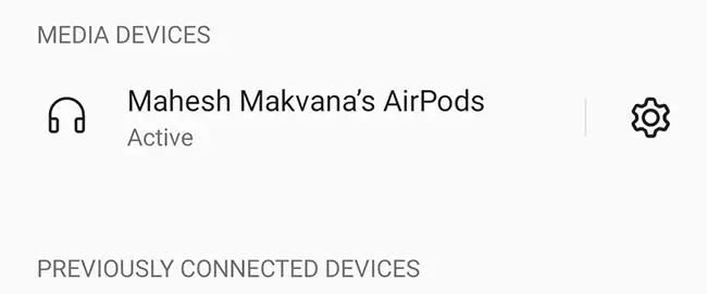 Android에 연결된 AirPod.