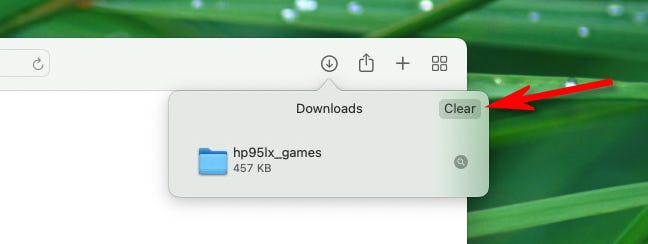 Na liście pobierania Safari kliknij przycisk „Wyczyść”, aby wyczyścić historię pobierania.