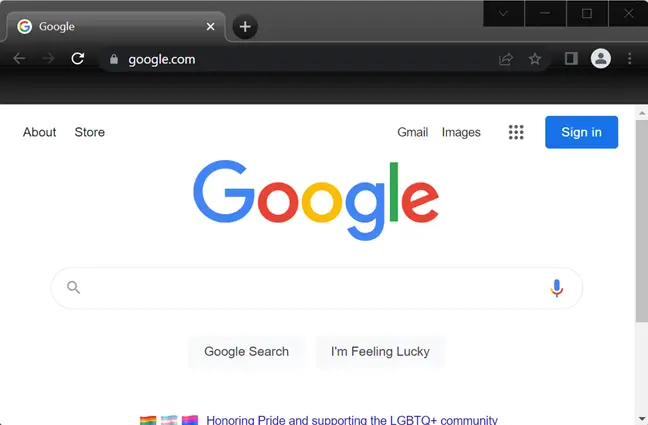 La página de inicio de Google con el tema Morpheus Dark.