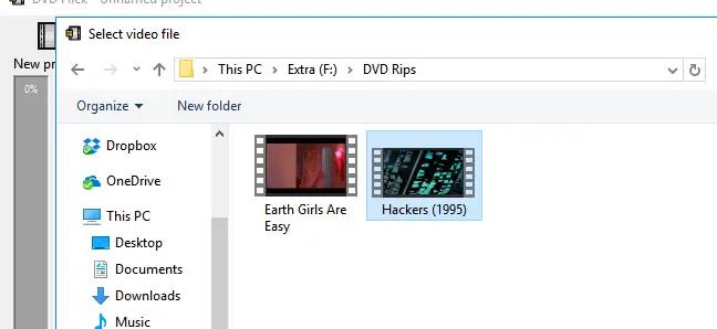 File Explorer afișează două opțiuni de film. Alege unul. 